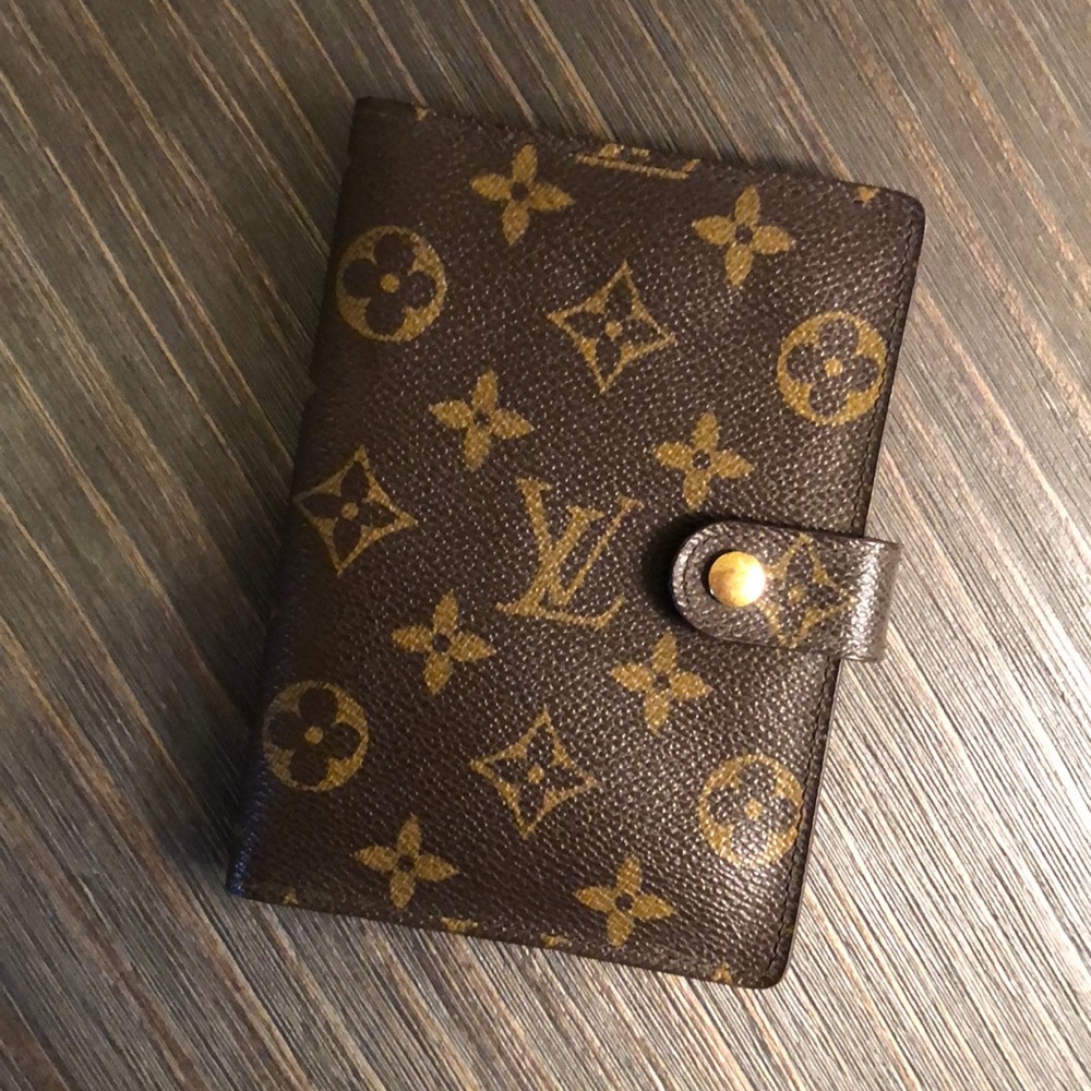 Louis Vuitton Small Ring Agenda Cover